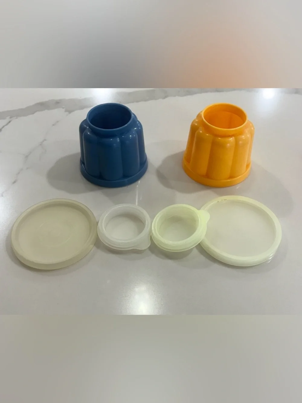 Vintage‎ Tupperware Jello Mold Set 6 Cups 2oz Shot/Condiment Lids